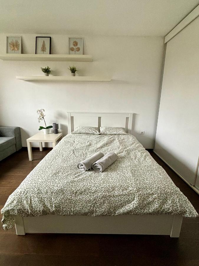 Appartement Flat Near Btc City - Free Parking